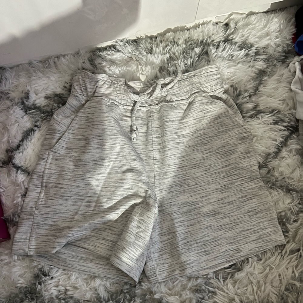 Lululemon size 6 high waisted shorts